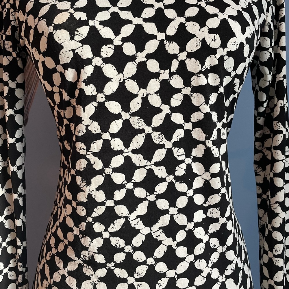 Michael Kors black and white long sleeve size XS dress - Picture 3 of 13